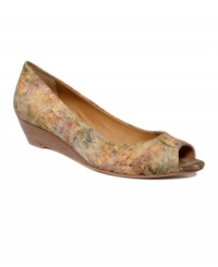 A sassy little shoe to boost your style. The Favara wedges by Giani Bernini feature lovely pleating at the vamp and comfort features you won't want to live without. A sassy little shoe to boost your style. The Favara wedges by Giani Bernini feature lovely pleating at the vamp and comfort features you won't want to live without.