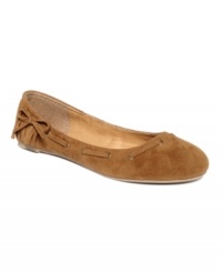 A ballet flat that pays attention to detail. With their fringe detail and lacing detail, Rampage's Messier fringe flats are anything but basic. A ballet flat that pays attention to detail. With their fringe detail and lacing detail, Rampage's Messier fringe flats are anything but basic.