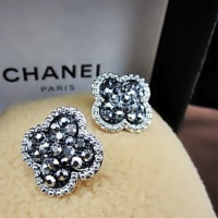Four-leafed Clover Black Crystal Silver Frame Stud Earrings Four-leafed Clover Black Crystal Silver Frame Stud Earrings