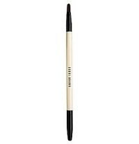 Shaped to reach into the tiniest corners and deposit the perfect amount of Creamy Concealer under eyes. The Concealer Brush comes with protective cap to prevent mess when carried in a cosmetic bag.