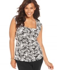 A ruched front lends a slenderizing look to Style&co.'s sleeveless plus size top, featuring a standout print-- it's an Everyday Value! A ruched front lends a slenderizing look to Style&co.'s sleeveless plus size top, featuring a standout print-- it's an Everyday Value!