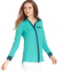 With two-tone trim, this Free People boyfriend blouse is perfect for infusing menswear attitude into your everyday style -- perfectly paired with skinny jeans! With two-tone trim, this Free People boyfriend blouse is perfect for infusing menswear attitude into your everyday style -- perfectly paired with skinny jeans!