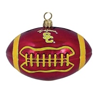 A lovely gift for any USC fan, the Collegiate Collection designs capture the spirt of the game and feature school colors, logos and slogans. Each ornament is packed in its own black lacquered box. A lovely gift for any USC fan, the Collegiate Collection designs capture the spirt of the game and feature school colors, logos and slogans. Each ornament is packed in its own black lacquered box.