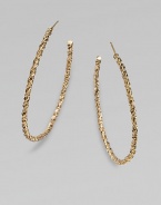 This classic design is accented with a rope texture. Goldtone brassLength, about 2.5Post backImported 