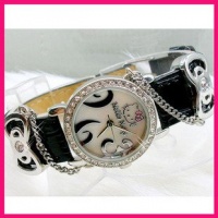 Hello Kitty Diamante Style Ladies Fashion Wrist Watch in Black Color with Free Love Heart Necklace Hello Kitty Diamante Style Ladies Fashion Wrist Watch in Black Color with Free Love Heart Necklace