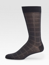 Featuring a timeless windowpane print, pima cotton socks with a touch of stretch.Mid-calf height75% pima cotton/25% polyamideMachine washMade in Italy Featuring a timeless windowpane print, pima cotton socks with a touch of stretch.Mid-calf height75% pima cotton/25% polyamideMachine washMade in Italy