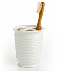 The Trousseau toothbrush holder creates a sense of freshness and purity in your bathroom with an all-white, textured look. The Trousseau toothbrush holder creates a sense of freshness and purity in your bathroom with an all-white, textured look.