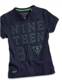 GUESS Kids Boys Little Boy Nineteen 81 Tee, NAVY (7) GUESS Kids Boys Little Boy Nineteen 81 Tee, NAVY (7)