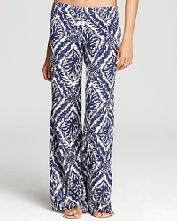 Lily Pulitzer's printed palazzo pants combine retro jet set style with modern ease and wearability. Don this wide leg pair wherever your travels take you. Lily Pulitzer's printed palazzo pants combine retro jet set style with modern ease and wearability. Don this wide leg pair wherever your travels take you.