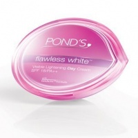 Pond's Flawless White Visible Lightening Day Cream 50 g Pond's Flawless White Visible Lightening Day Cream 50 g