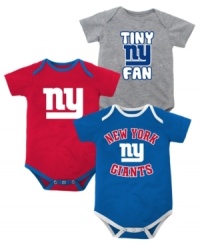Suit up your littlest Giants fan in just the right gear with this NFL New York Giants bodysuit 3-pack from the Outerstuff. Suit up your littlest Giants fan in just the right gear with this NFL New York Giants bodysuit 3-pack from the Outerstuff.