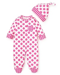 This comfy footie from Offspring keeps the look light and fun with big, bright polkadots. This comfy footie from Offspring keeps the look light and fun with big, bright polkadots.