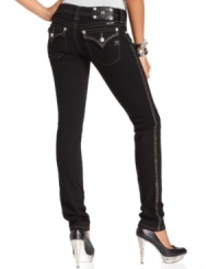 Crosshatch hardware adds a rock-chic edge to these Miss Me skinny jeans featuring a sleek black wash! Crosshatch hardware adds a rock-chic edge to these Miss Me skinny jeans featuring a sleek black wash!