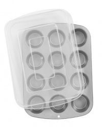 Wilton Recipe Right Covered Muffin Pan Wilton Recipe Right Covered Muffin Pan