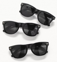Vintage Black Wayfarer Style Sunglasses (Dozen Pairs) Vintage Black Wayfarer Style Sunglasses (Dozen Pairs)