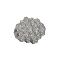 Nordic Ware Honeycomb Pull-Apart Dessert Pan Nordic Ware Honeycomb Pull-Apart Dessert Pan