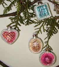 Martha Stewart Collection Mini Molded Glass Set of 4 Petit Four Ornaments Martha Stewart Collection Mini Molded Glass Set of 4 Petit Four Ornaments