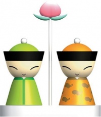 Alessi Mr. & Mrs. Chin Salt and Pepper Set - Green/Yellow Alessi Mr. & Mrs. Chin Salt and Pepper Set - Green/Yellow