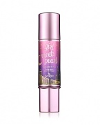 This soft golden-pink liquid pearl glides on for a breathtakingly luminous complexion. Twist up & pat on over makeup or wear alone for a dewy luxurious lit-from-within glow. It's pure pearly pleasure! For an exquisite glow, pat lightly over makeup. For soft pearlessence, wear alone.