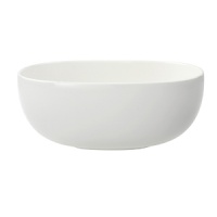 Villeroy & Boch's Urban Nature oval vegetable bowl brings a dynamic new dimension to your table setting. The elegant bone-white porcelain pieces assume fluid, organic shapes for a effect that is both architectural and aerodynamic. Simple yet casually chic, Urban Nature is sure to take your next occasion to unexpected new levels.