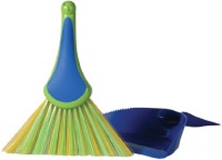 Boston Warehouse Peacock Dustpan and Brush Set Boston Warehouse Peacock Dustpan and Brush Set