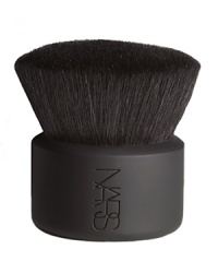PINCEAU ARTISANAL KABUKIPINCEAU BOTAN (FORME DE DÔME)Modern concept and function unite with traditional Japanese culture, creating unique and versatile brush designs. Featuring super black goat hair known for its softness and strength, Kabuki Artisan brushes are designed for a variety of uses including color application, blending, contouring and highlighting. Brush Type: Super black goat hair in a large, dense dome shape perfect for loose powder application, buffing and blending. PINCEAU ARTISANAL KABUKIPINCEAU BOTAN (FORME DE DÔME)Modern concept and function unite with traditional Japanese culture, creating unique and versatile brush designs. Featuring super black goat hair known for its softness and strength, Kabuki Artisan brushes are designed for a variety of uses including color application, blending, contouring and highlighting. Brush Type: Super black goat hair in a large, dense dome shape perfect for loose powder application, buffing and blending.