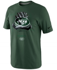 Have a hand in pumping up support for your favorite football team with this New York Jets NFL t-shirt from Nike. Have a hand in pumping up support for your favorite football team with this New York Jets NFL t-shirt from Nike.