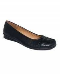 Simply your style with shoes that go everywhere. The Vistor flats from CL by Laundry dress up with trousers and dress down with worn-in jeans. Simply your style with shoes that go everywhere. The Vistor flats from CL by Laundry dress up with trousers and dress down with worn-in jeans.