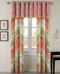 The power of paisley. Rich in vibrant color and captivating pattern, Echo's Gramercy Paisley window valance cheers up any space with style. The power of paisley. Rich in vibrant color and captivating pattern, Echo's Gramercy Paisley window valance cheers up any space with style.