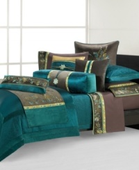 Escape into an ocean of luxury. Natori's Potala Palace duvet cover brings elegance to the bedroom with soft, teal silk and cotton finished with intricate quilting and velvet trim. Reverses to cotton sateen; button closure.