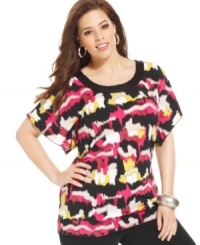 Illuminate your look with Alfani's short sleeve plus size top, highlighted by a bold print-- balance the outfit with neutral bottoms.