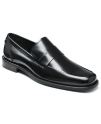 Missing the right pair of men's dress shoes for you tailored wardrobe? Put the finishing touches on any well-constructed combination and slip into these polished Calvin Klein men's loafers. Missing the right pair of men's dress shoes for you tailored wardrobe? Put the finishing touches on any well-constructed combination and slip into these polished Calvin Klein men's loafers.