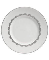 Vera Wang marries modern shapes with traditional lace in this set of dinnerware. The dishes are decidedly timeless. Platinum trim and banding add delicate feminine touches to this white accent salad plate.