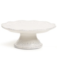 Embossed designs, graceful beading and gently distressed accents give the small Blanc cake stand the classic, romantic feel of Versailles Maison's dinnerware collection.