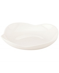 Lenox combines the versatility of whiteware with unique baroque shaping in the Regency Silhouette pasta and soup bowl, featuring glossy white porcelain for every day, any occasion. Lenox combines the versatility of whiteware with unique baroque shaping in the Regency Silhouette pasta and soup bowl, featuring glossy white porcelain for every day, any occasion.