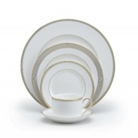 Vera Wang Wedgwood Golden Grosgrain Five-Piece Place Setting Vera Wang Wedgwood Golden Grosgrain Five-Piece Place Setting