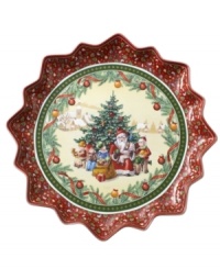Feel like a kid on Christmas with the Toy's Fantasy pastry plate from Villeroy & Boch. Fine porcelain in a playfully ruffled shape features a beautiful illustration of Santa giving out gifts, surrounded with intricate patterns and classic toys. Feel like a kid on Christmas with the Toy's Fantasy pastry plate from Villeroy & Boch. Fine porcelain in a playfully ruffled shape features a beautiful illustration of Santa giving out gifts, surrounded with intricate patterns and classic toys.