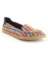 Laid back and loving it. The Clover flats by Rocket Dogs are your jeans' new best friend with their soft fabric upper and espadrille detail. Laid back and loving it. The Clover flats by Rocket Dogs are your jeans' new best friend with their soft fabric upper and espadrille detail.