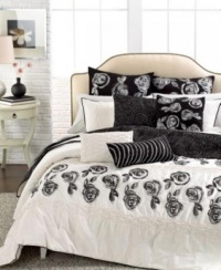 Home by Steve Madden Coverlet Full / Queen Black Embroidered Home by Steve Madden Coverlet Full / Queen Black Embroidered