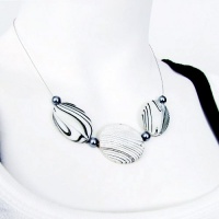 Zebra Shell with Pearl Beaded Wire Necklace Black and White 16''-19'' Zebra Shell with Pearl Beaded Wire Necklace Black and White 16''-19''