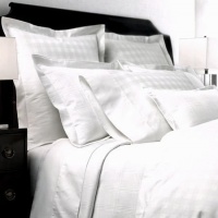 Ralph Lauren Lauren Suite Glen Plaid Matelasse King Night spread Ralph Lauren Lauren Suite Glen Plaid Matelasse King Night spread