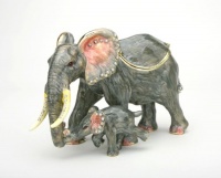 6 (15cm) Baby Elephant and Mother Cow Figurine Box Swarovski Crystals 3 Trinket, Keepsake, Jewelry, Pill Box 6 (15cm) Baby Elephant and Mother Cow Figurine Box Swarovski Crystals 3 Trinket, Keepsake, Jewelry, Pill Box