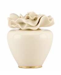 With the look of a peony and sweet smell of apple blossoms, this pretty porcelain diffuser from Lenox has a beautiful presence in any setting. With the look of a peony and sweet smell of apple blossoms, this pretty porcelain diffuser from Lenox has a beautiful presence in any setting.