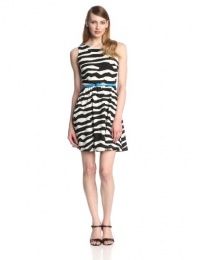 Jessica Simpson Women's Sleeveless Printed Fit and Flare Dress, Black/White, 4 Jessica Simpson Women's Sleeveless Printed Fit and Flare Dress, Black/White, 4