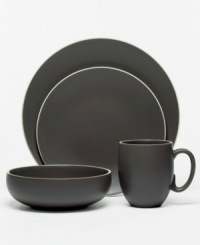 With a powdery matte finish and clean modern shapes, the 4-piece Naturals place settings from renowned designer Vera Wang bring minimalism to the table with chic style. In soft, natural graphite, it's perfect for coordinating with any decor.