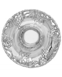 In cast aluminum with a grape leaf and vine motif, this fancy server is the best way to dress up chips and dip. Round plate measures 14 with dipping bowl in center. Hand wash. In cast aluminum with a grape leaf and vine motif, this fancy server is the best way to dress up chips and dip. Round plate measures 14 with dipping bowl in center. Hand wash.