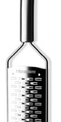 Microplane 38002 Professional Medium-Ribbon Two-Way Grater Microplane 38002 Professional Medium-Ribbon Two-Way Grater