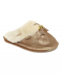 Slip on a little bit of luxury. Sperry Top-Sider's Scuff slide dorm slipper feature a cute tassel at the top and a cozy faux-shearling lining.