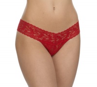Hanky Panky Low Rise Thong - Signature Lace - Petite (Red) Hanky Panky Low Rise Thong - Signature Lace - Petite (Red)