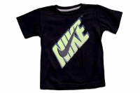 Nike Boy's Novelty Swoosh Logo Short Sleeve T-Shirt (4, Black) Nike Boy's Novelty Swoosh Logo Short Sleeve T-Shirt (4, Black)